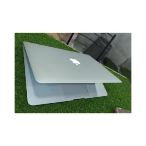 Apple MacBook Air 2017 model Corei5 Ram 8GB/ SSD 128GB /13.3 FHD
