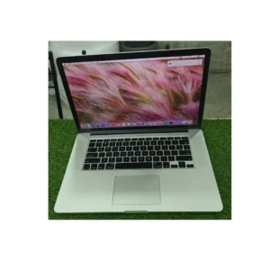 2015 MacBook Pro Retina with intel i7 (15-inch, 16GB RAM, 256GB SSD)- Silver