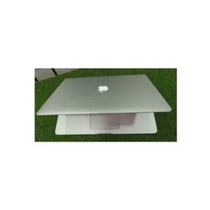2015 MacBook Pro Retina with intel i7 (15-inch, 16GB RAM, 256GB SSD)- Silver
